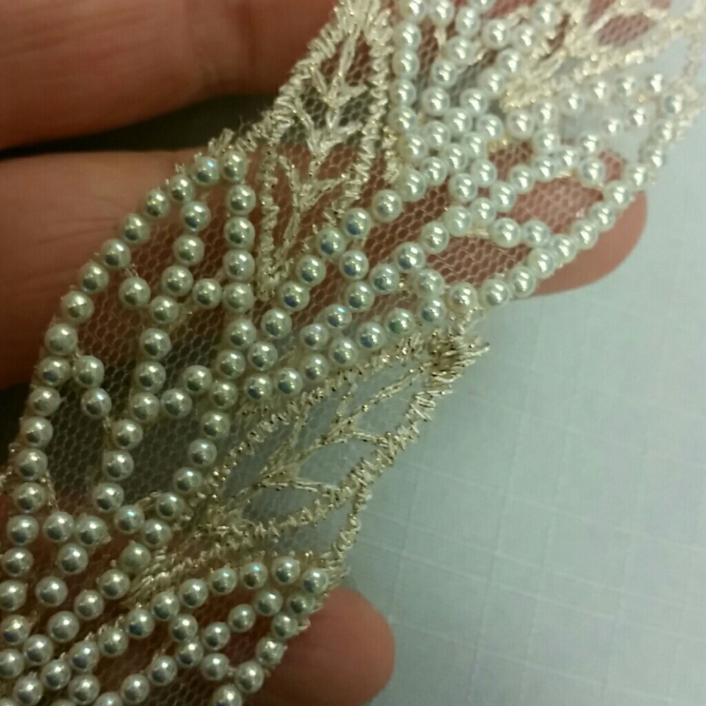 Lace Leaves Crochet Headband with Mini Pearls - Picture 3 of 4